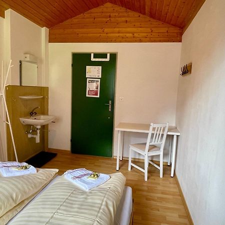 Alpine Base Hostel - Adults Only Lauterbrunnen Ngoại thất bức ảnh