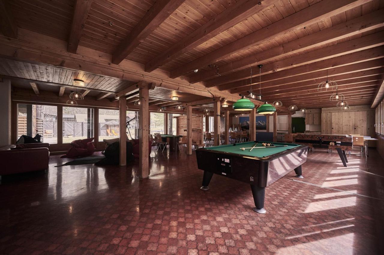 Alpine Base Hostel - Adults Only Lauterbrunnen Ngoại thất bức ảnh