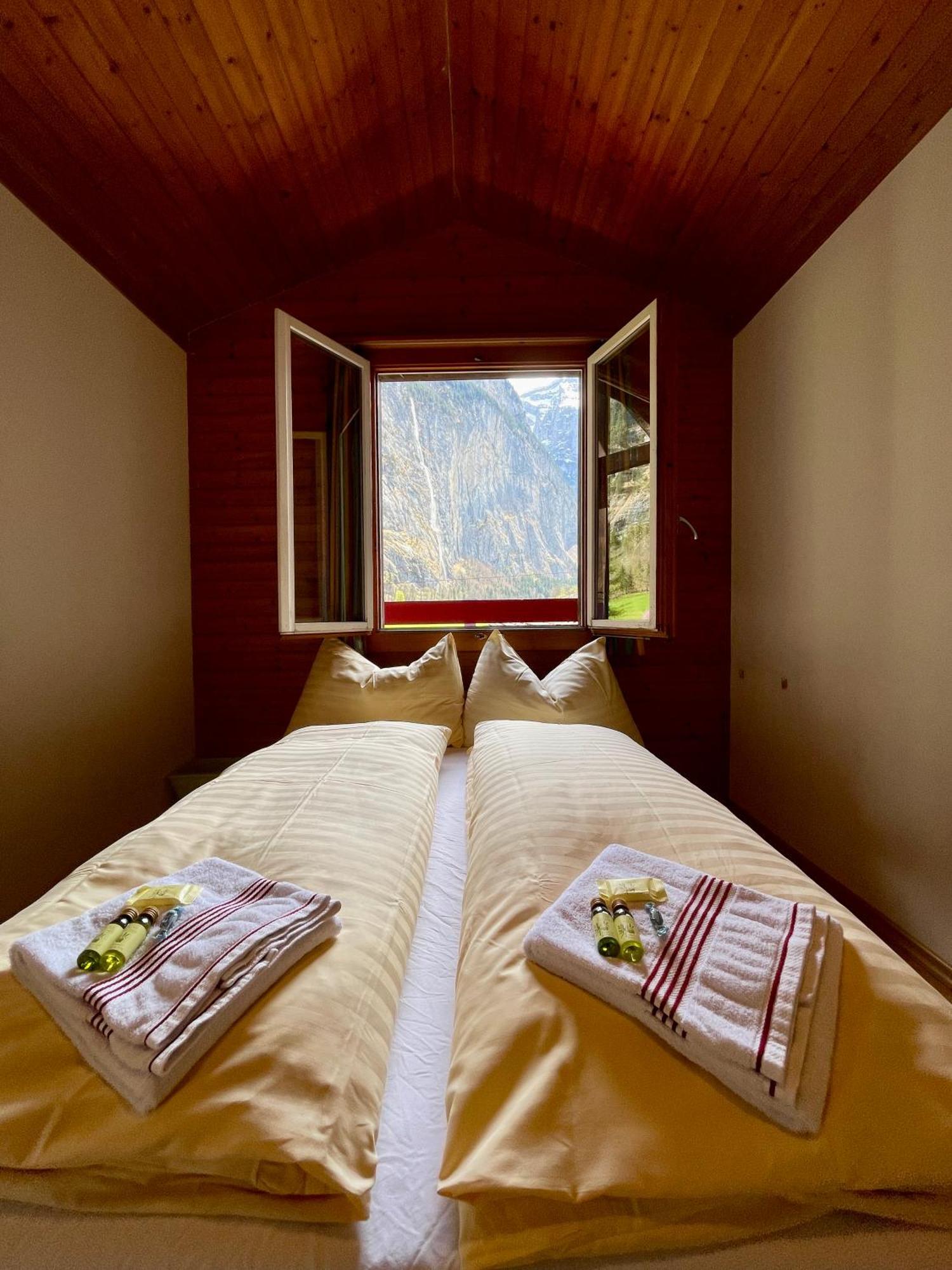 Alpine Base Hostel - Adults Only Lauterbrunnen Ngoại thất bức ảnh