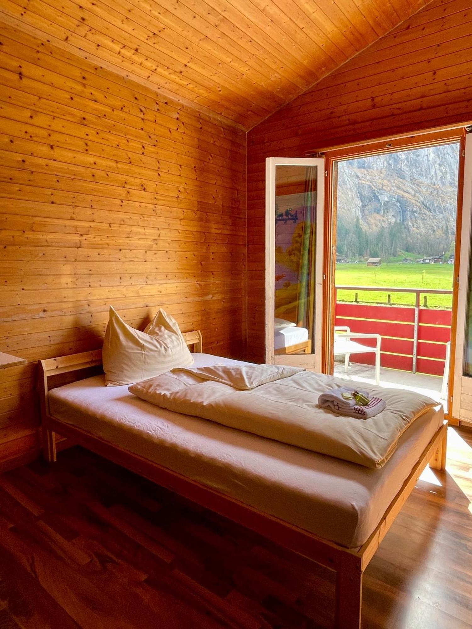 Alpine Base Hostel - Adults Only Lauterbrunnen Ngoại thất bức ảnh
