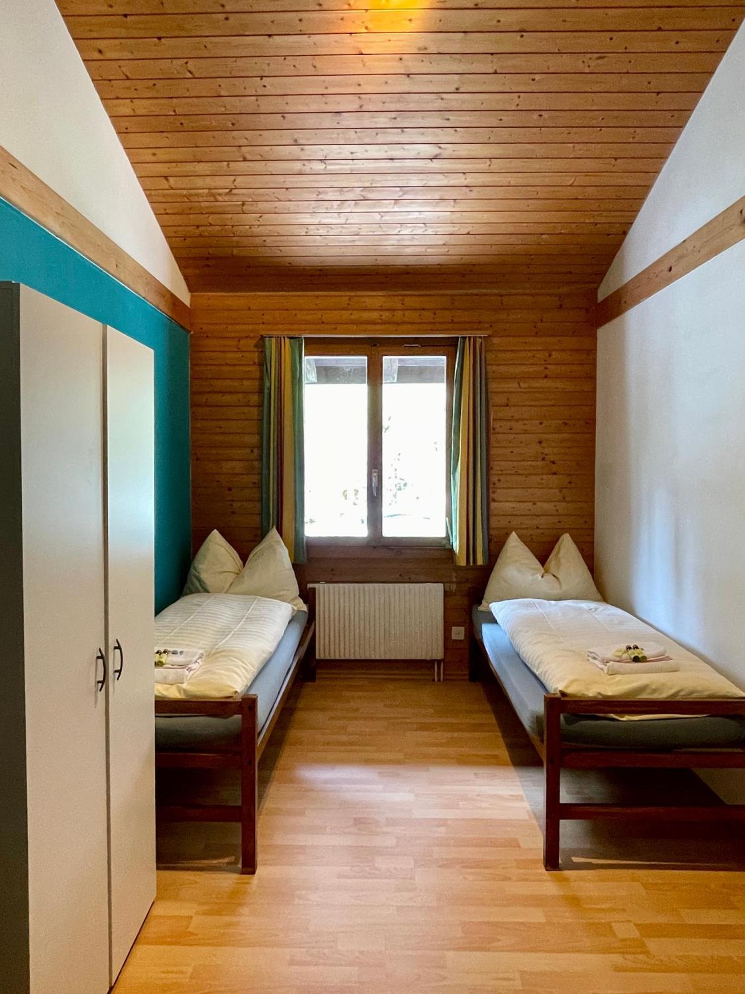Alpine Base Hostel - Adults Only Lauterbrunnen Ngoại thất bức ảnh